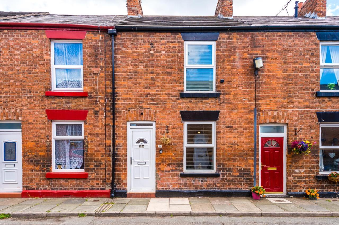 Spacious 2-Bed City-Centre Cottage In Chester By 53 Degrees Property - Ideal For Groups & Couples - Sleeps 6 Extérieur photo